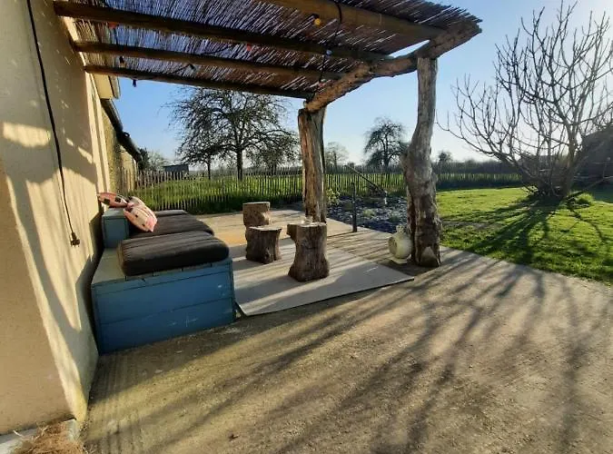 Bed & Breakfast La Longere Charmante 3*