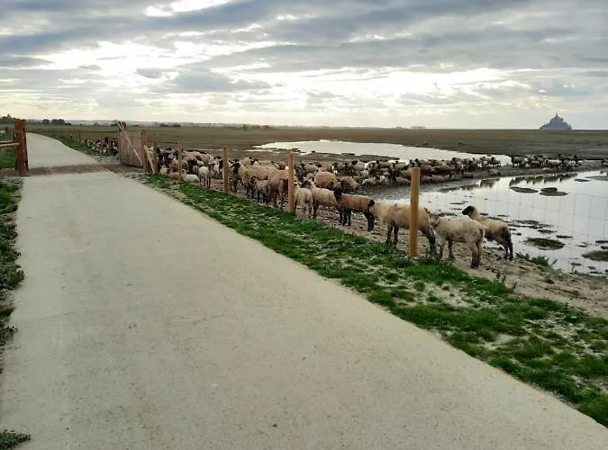 La Longere Charmante Bed & Breakfast